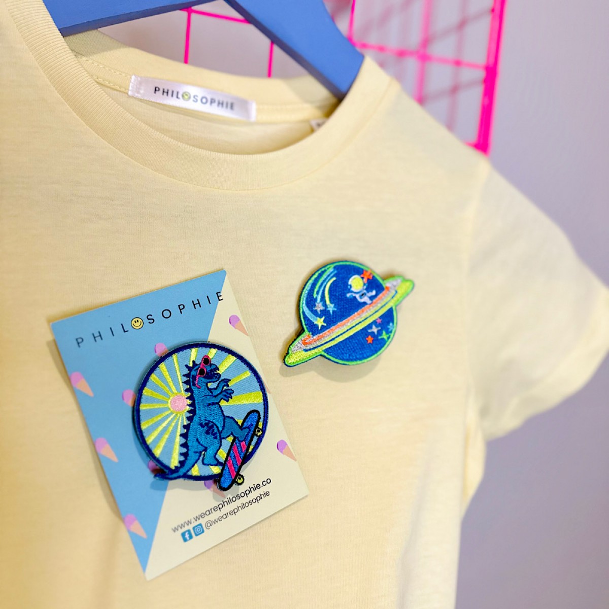 Kids Fun T-shirt "Sunshine Fizz 1" mit Zwei Austauschbaren Patches | PHILOSOPHIE