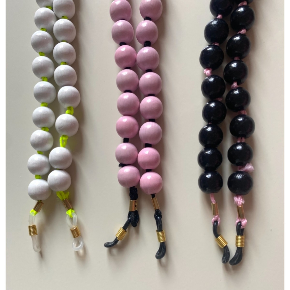 Minimalistische Brillenkette aus Holzperlen