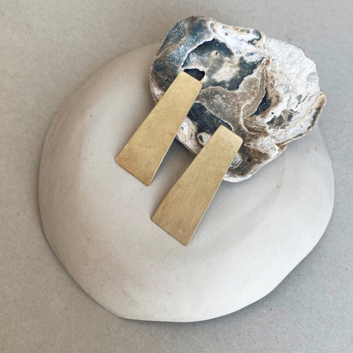 IDA PING JEWELRY // Ohrstecker aus Messing und 925 Silber