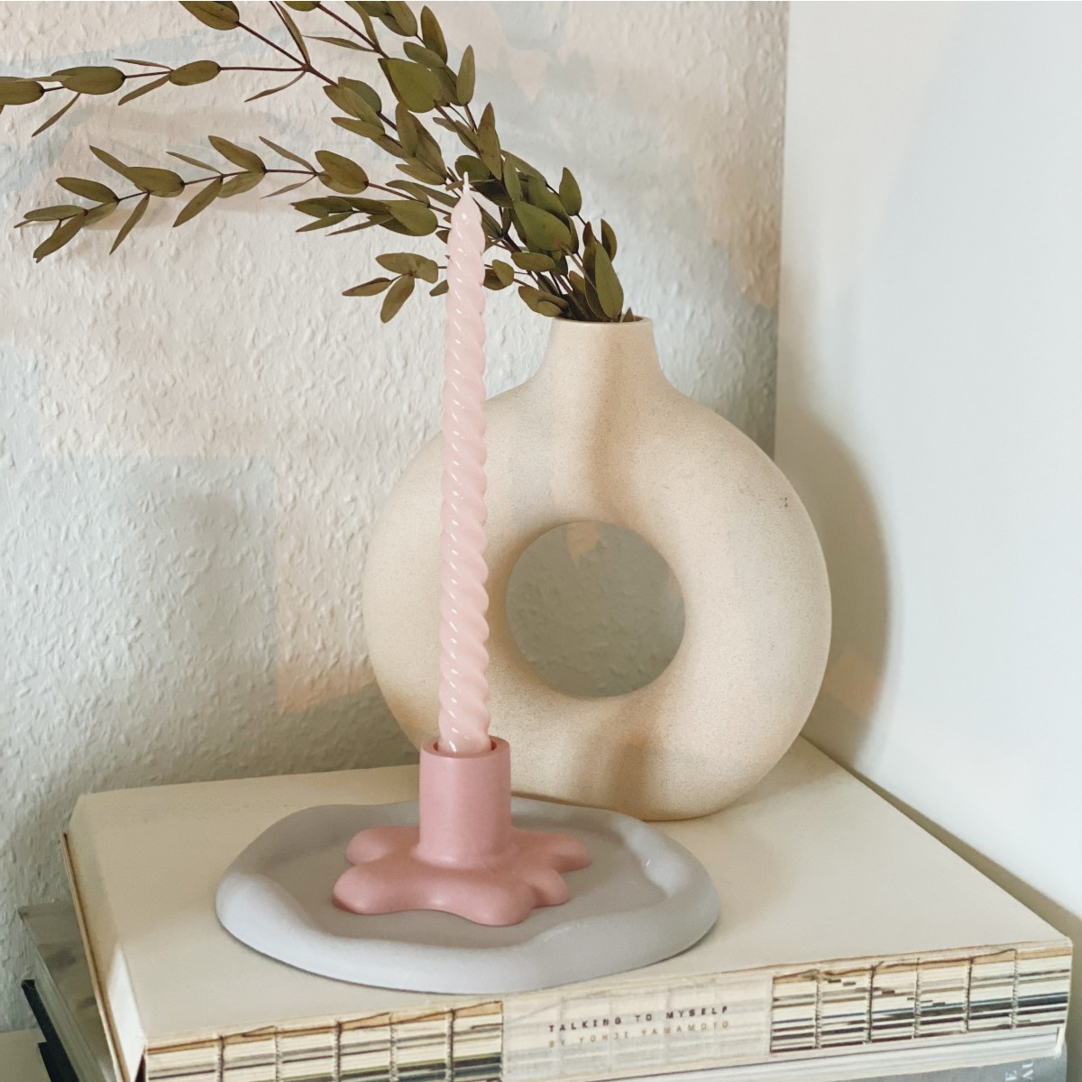 Kerzenständer - Klecks - rosa -
Just a decent day