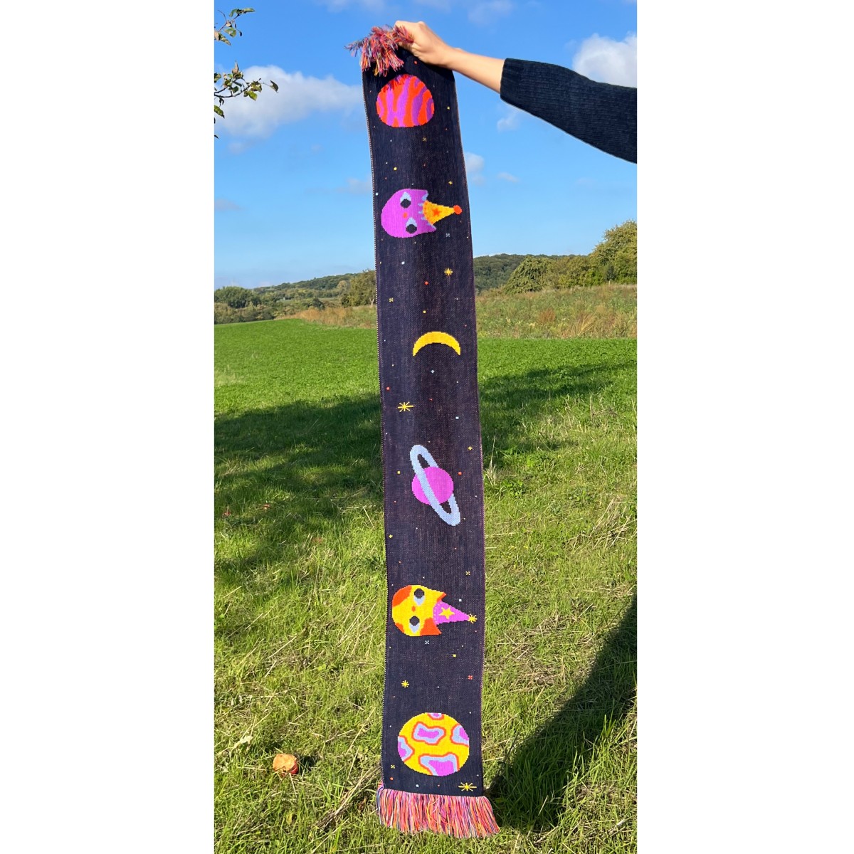 The Naughty District - Strickschal »Alien cats«