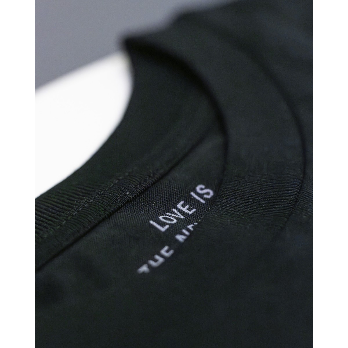 Love is the new black - MORE AMORE Mini T-Shirt mit Druck black 