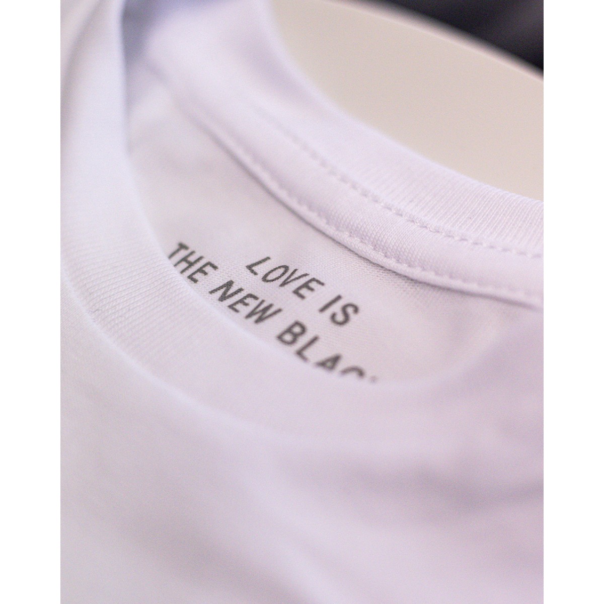 Love is the new black - MORE AMORE Mini - T-Shirt white