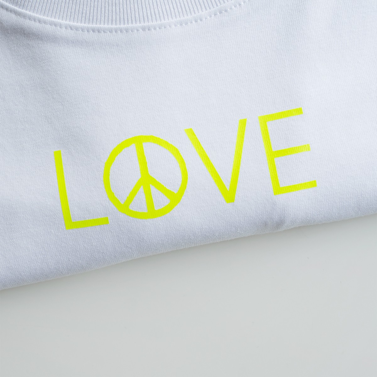 t-shirt LOVE AND PEACE white- PULS good stuff