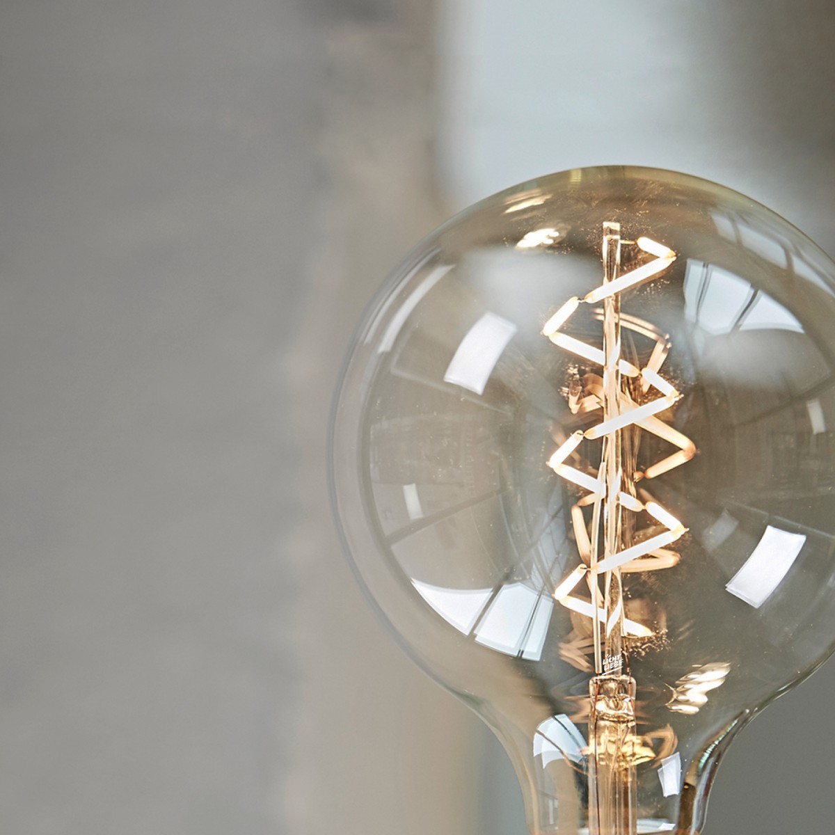 Lichtliebe Edison Spiral LED-Leuchtmittel im Retro Design mit nur 1,8 Watt E27 Fassung