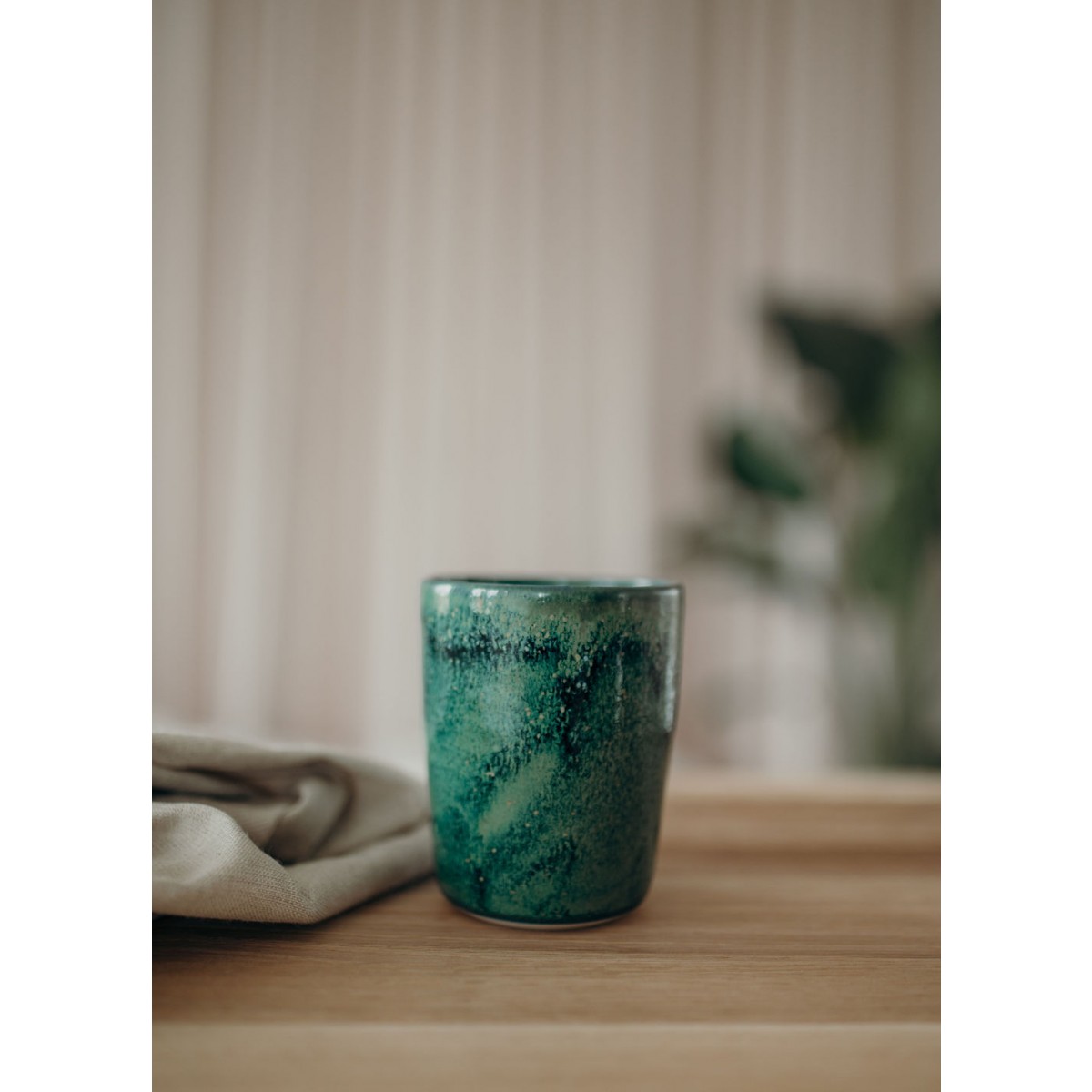 Keramik-Becher getöpfert - magic green | Töpferei am Wald
