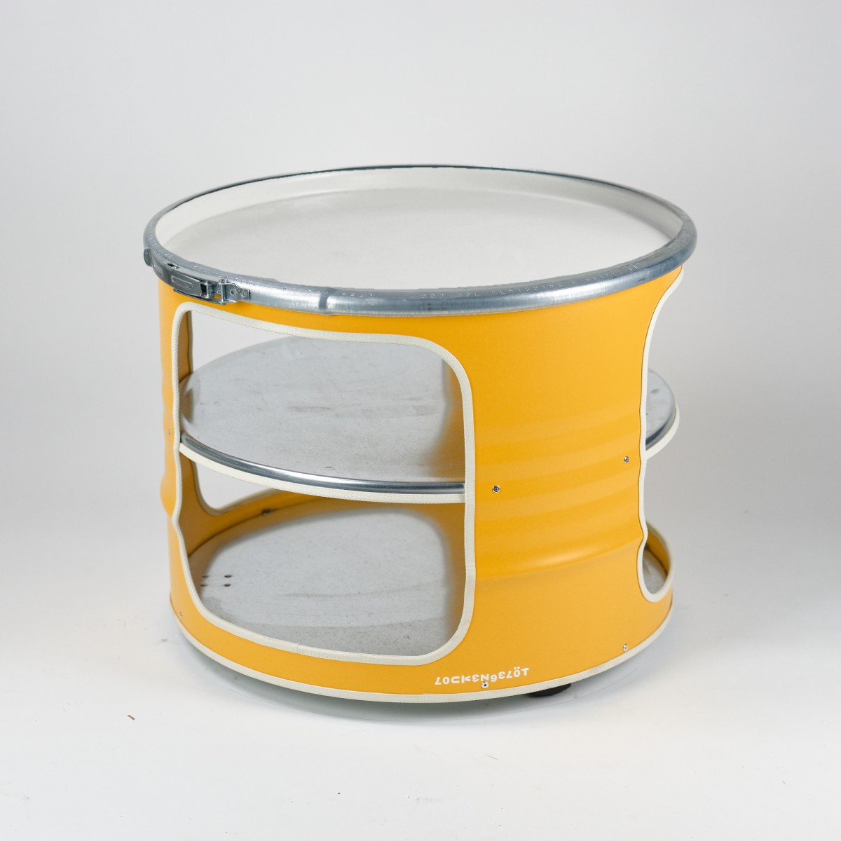 Lockengelöt - Bob - Der Couchtisch aus einem Ölfass