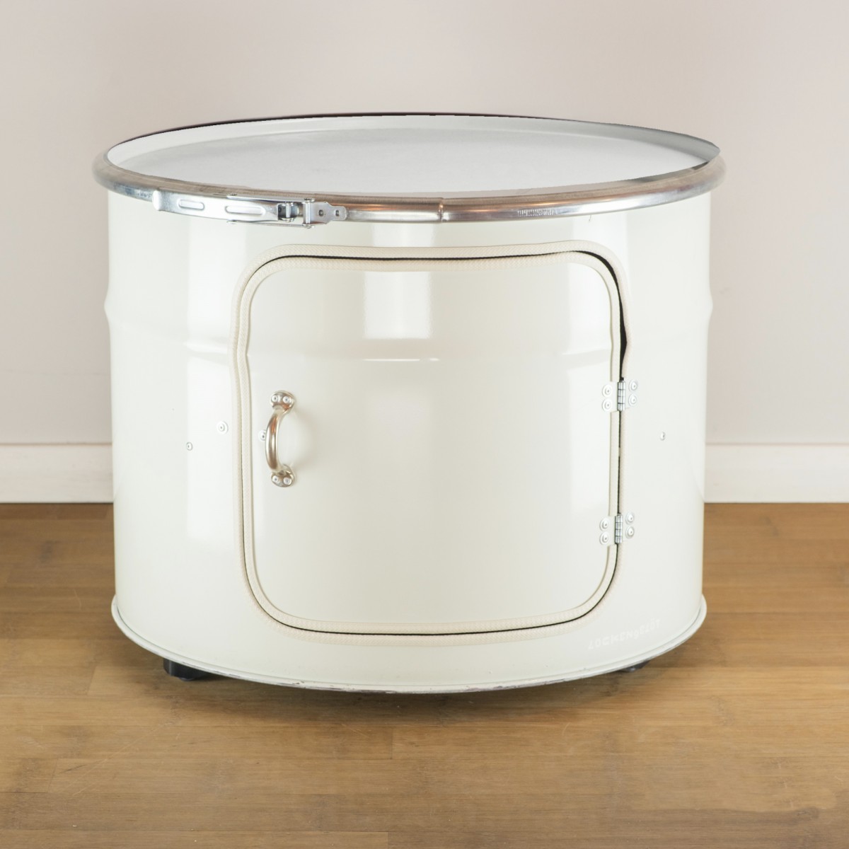 Lockengelöt - Bob mit Tür - Couchtisch aus Hamburger Ölfässern