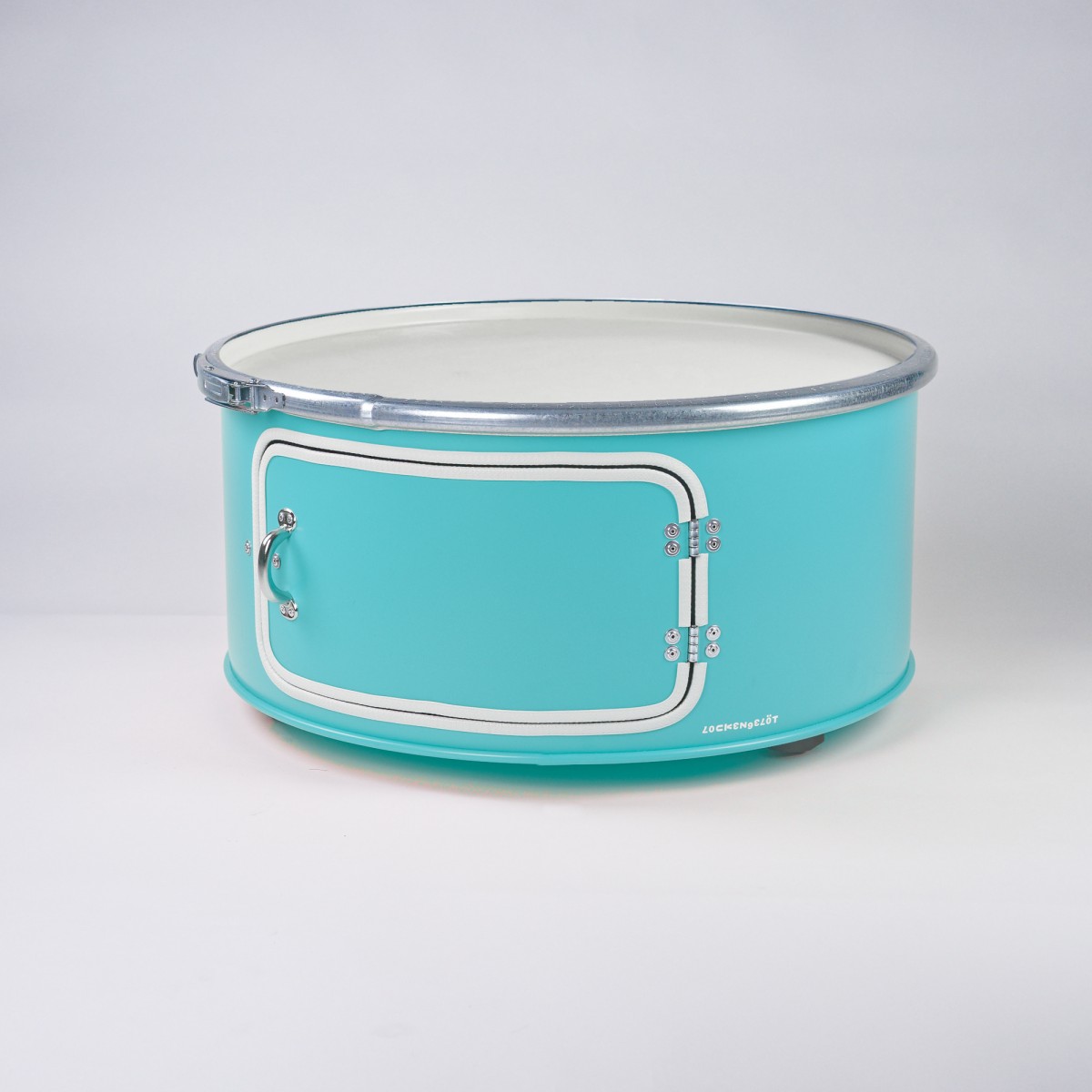 Lockengelöt - Little Bob mit Tür - Couchtisch aus Hamburger Ölfässern