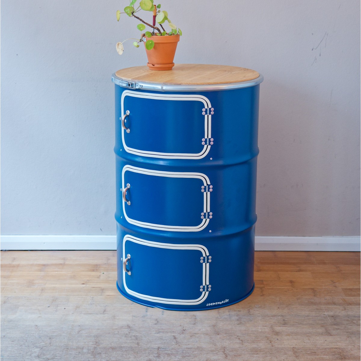 Lockengelöt - Dreitürer aus einem Ölfass