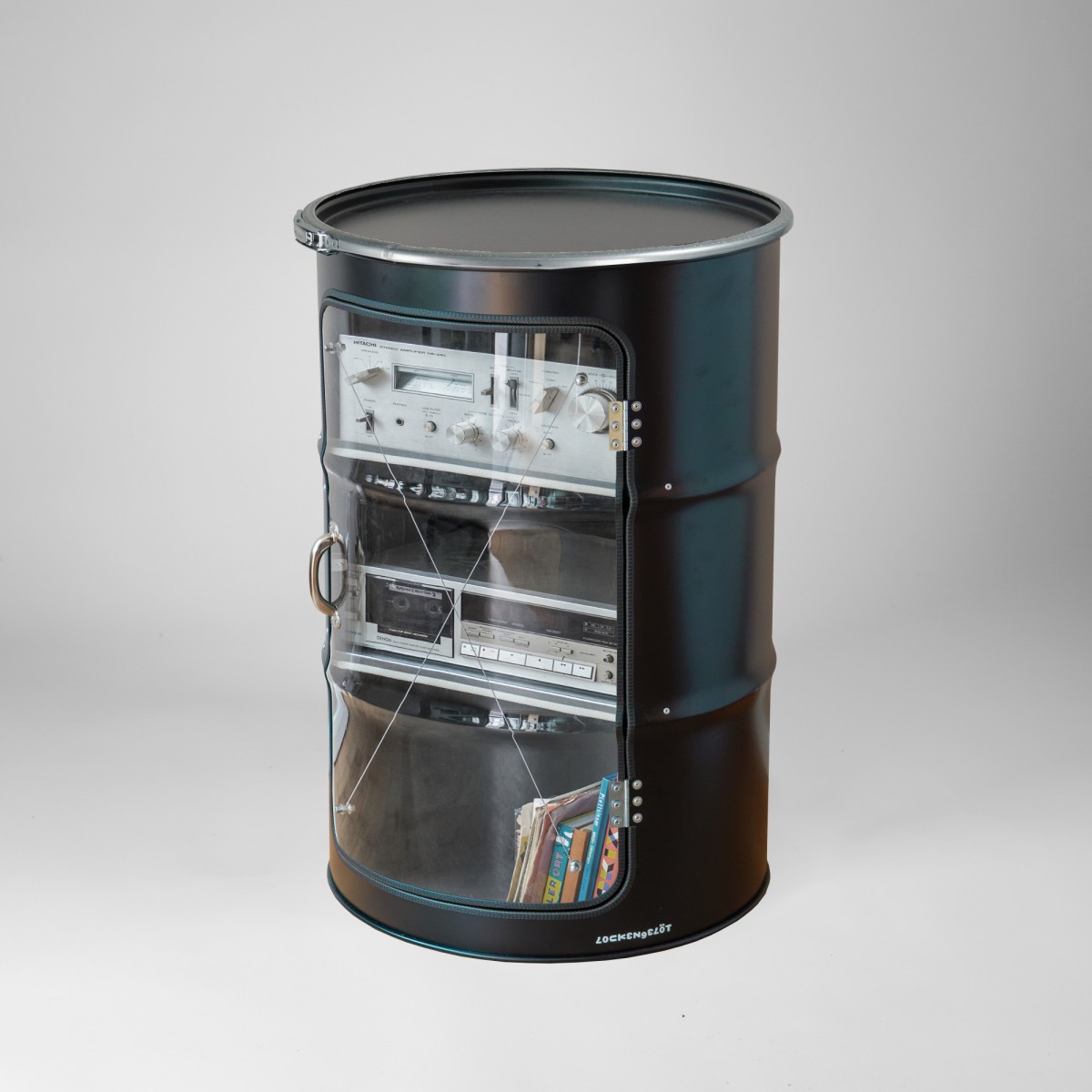 Lockengelöt - Hifi-Schränk aus einem Hamburger Ölfass