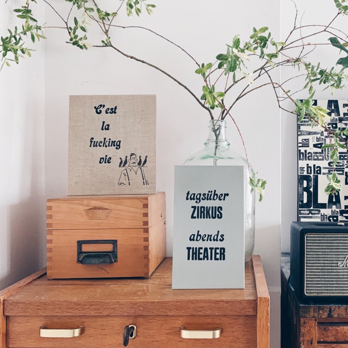 tagsüber Zirkus
abends Theater
Letterpress von papelami