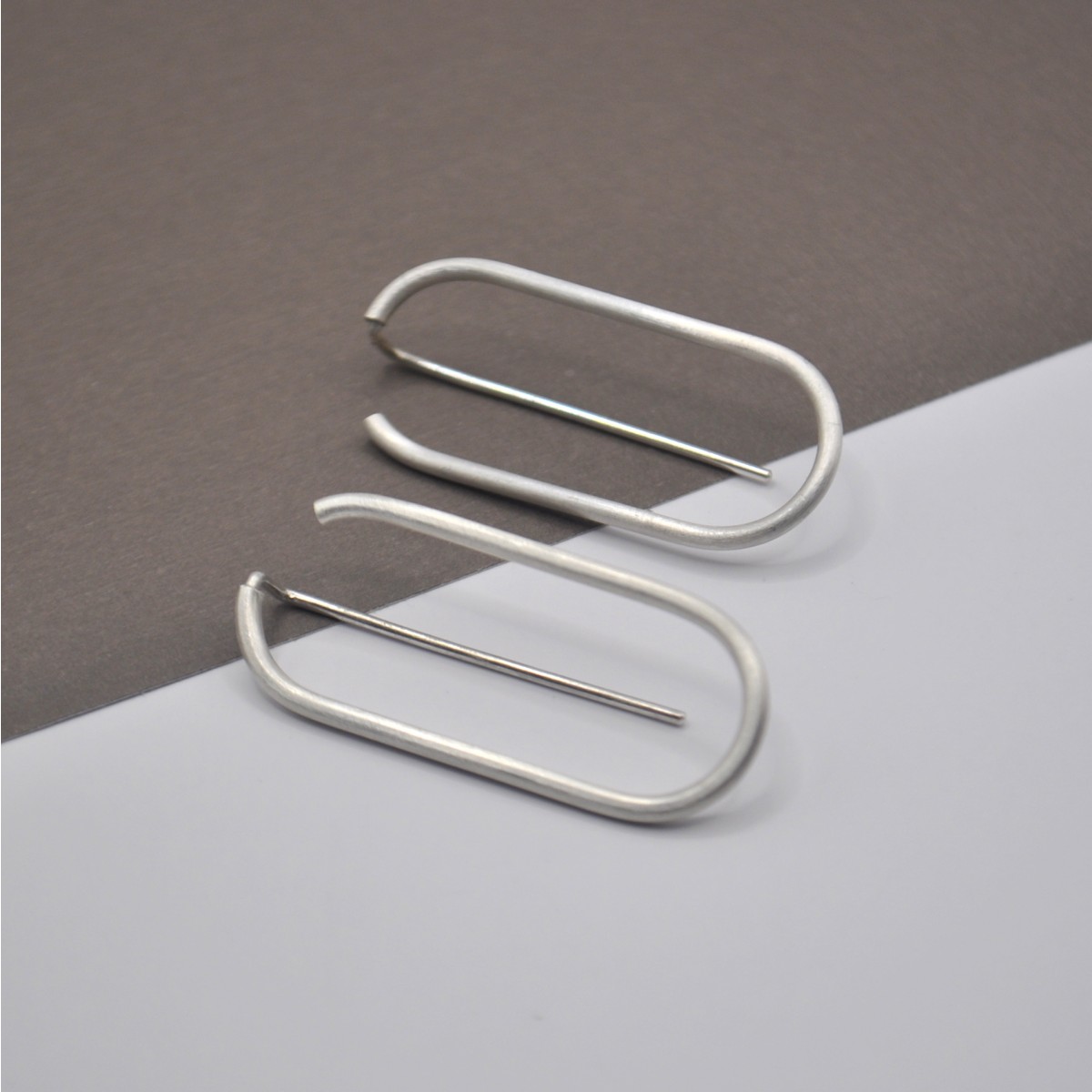 Ohrringe "Umschlungen Oval" von DOPPELLUDWIG