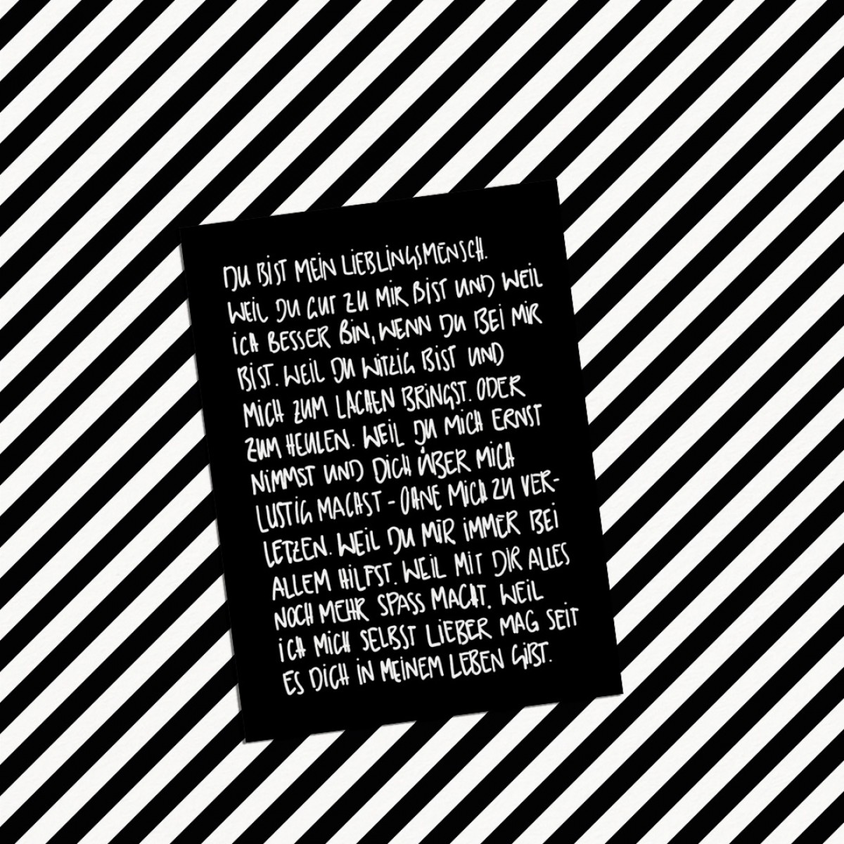 Love is the new black - Postkarte "Lieblingsmensch"