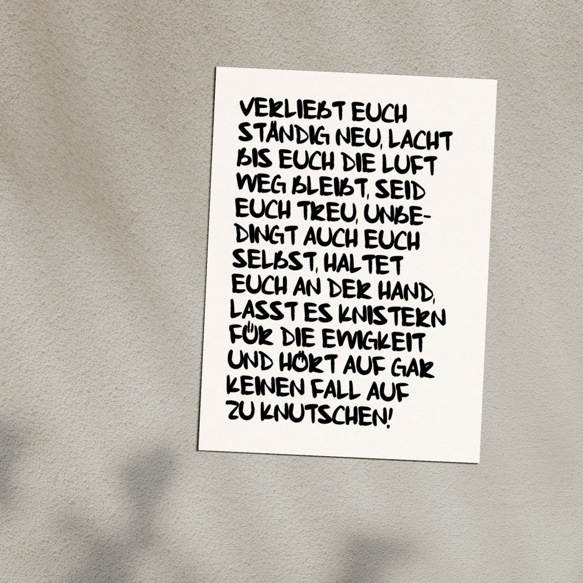 Love is the new black - Postkarte -
Verliebt euch 
