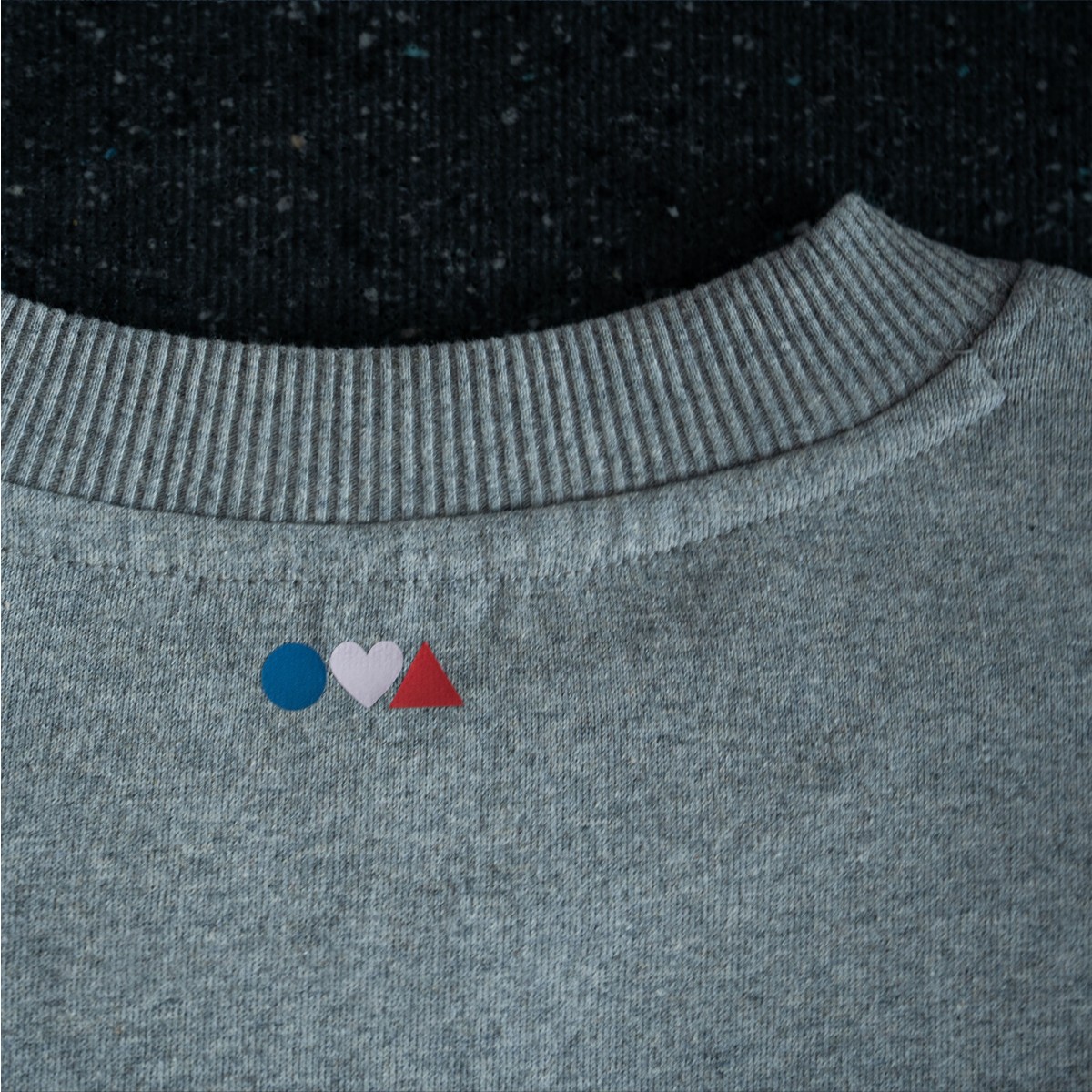 sweatshirt MUT.IVATION grau