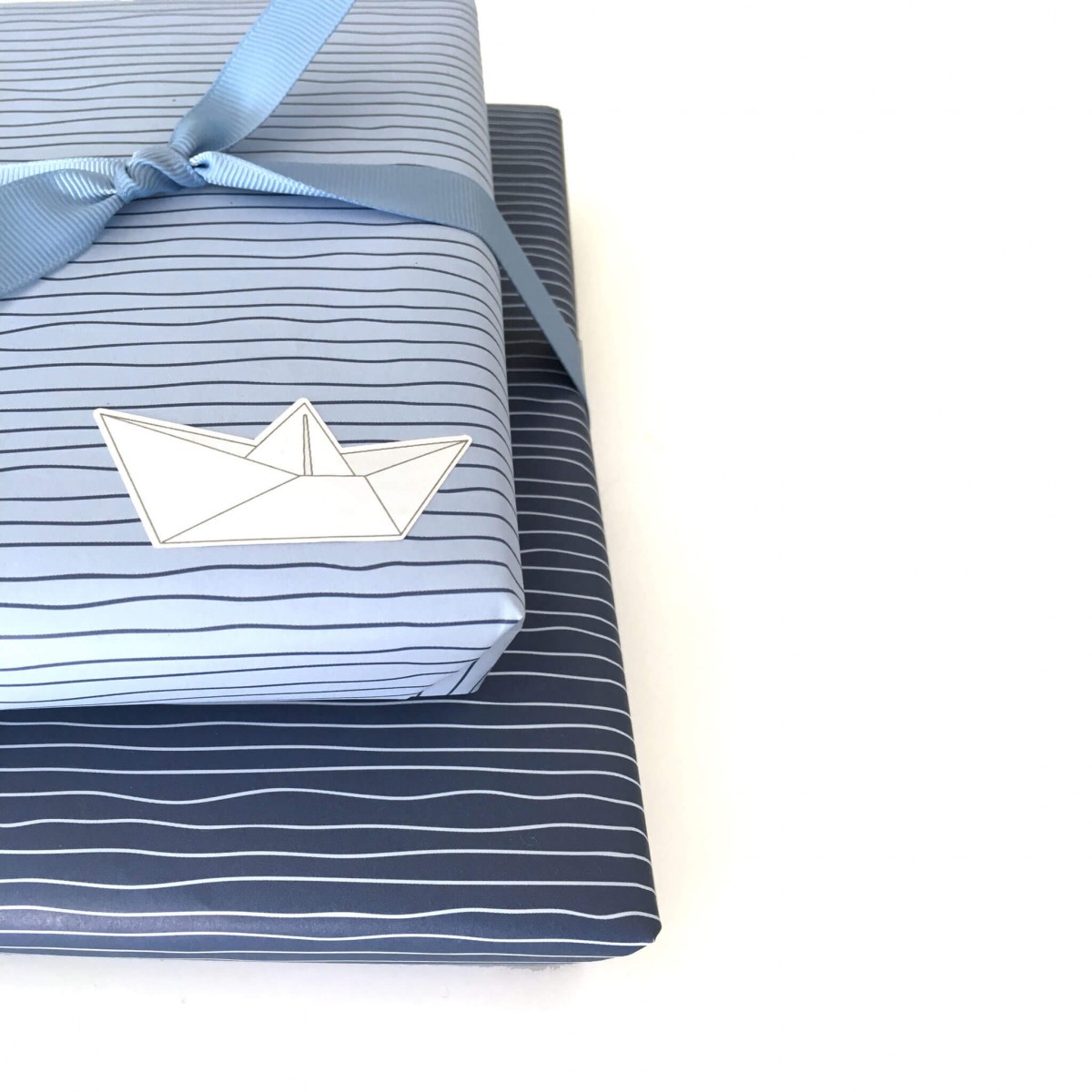 Maritimes Geschenkpapier blaues "Wasser" - 5 Bogen