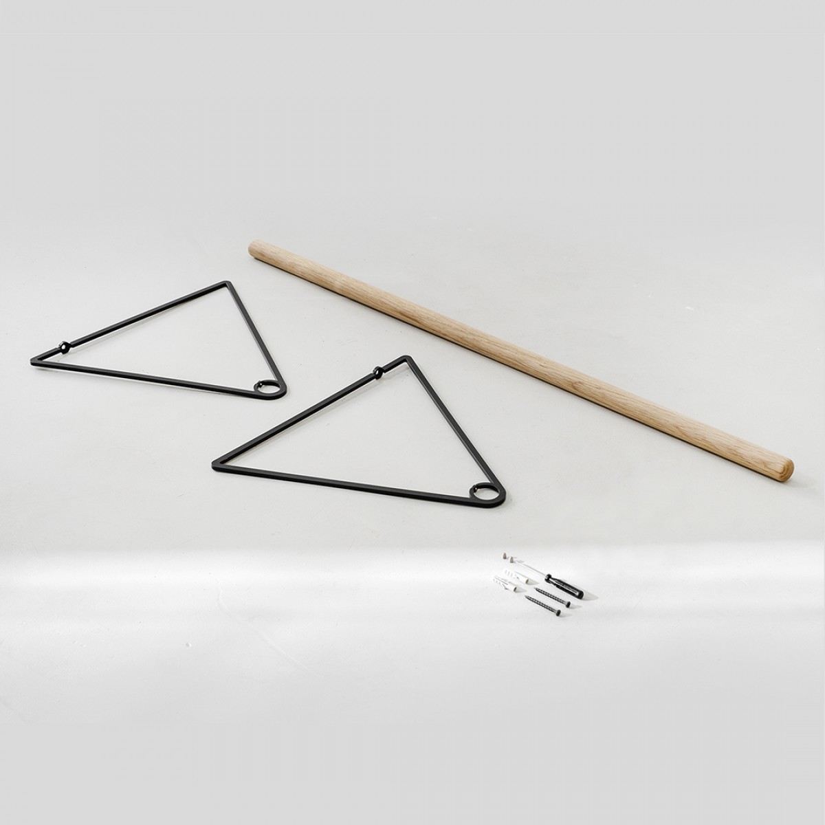 SOLID Garderobe Schwarz | Result Objects 