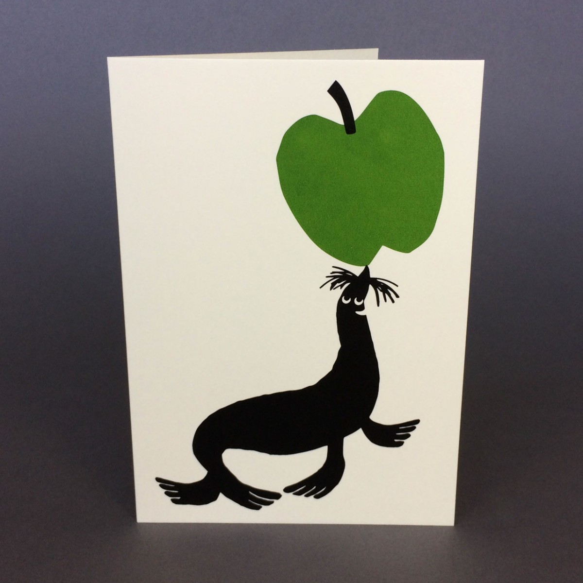 Print now - Riot later ● Robbe mit Apfel, 2 Karten mit Umschlag