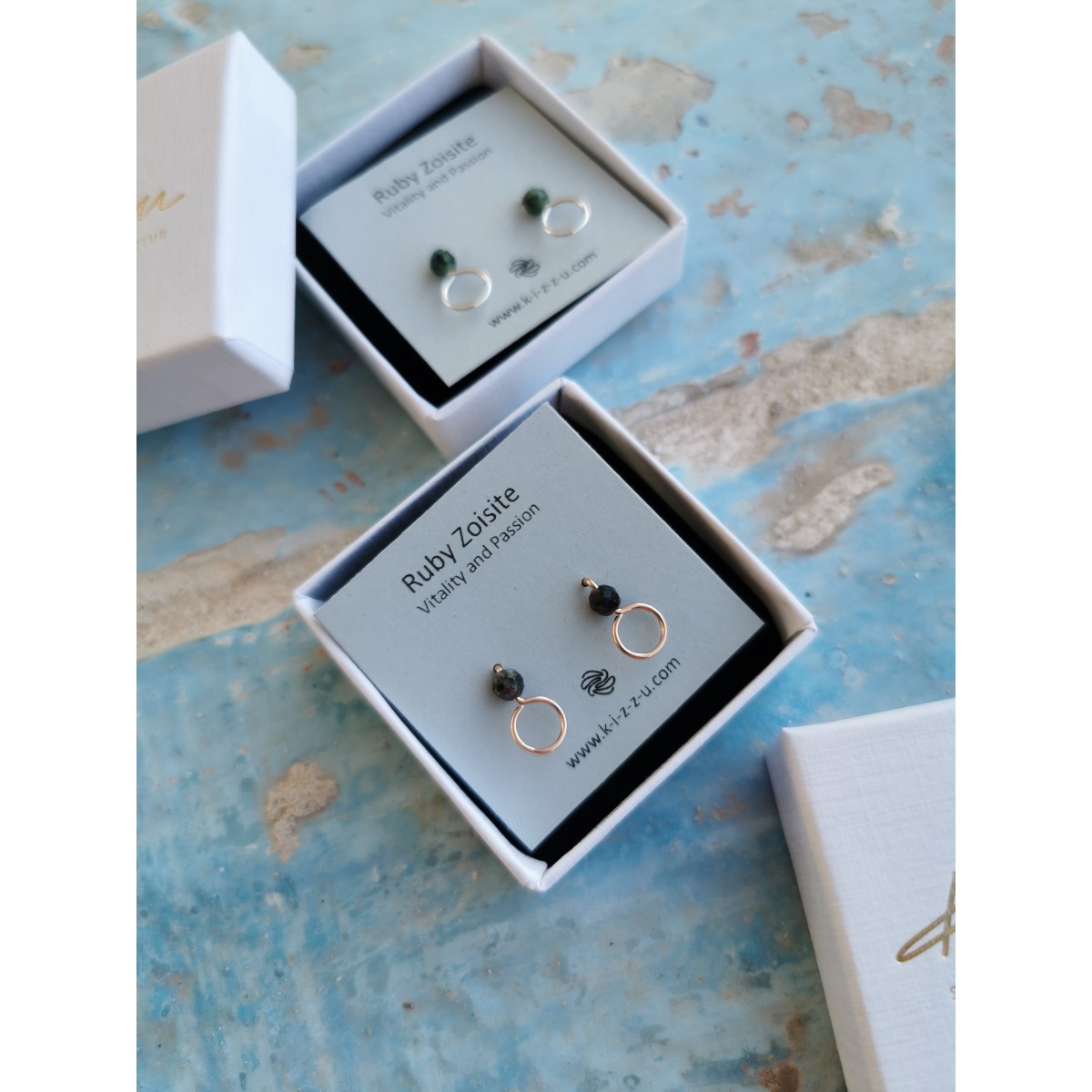 Ruby-Zoisit-Ohrstecker mit Kreis • Sterling Silber / Gold Filled / Roségold • Handmade Minimal Design • Vitalität & Leidenschaft • Weihnachtsgeschenk