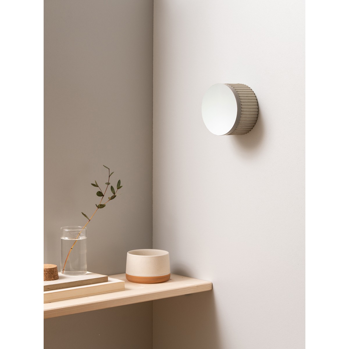 Wandlampe mit Rundumlicht- plissiert und farbenfroh [S8]