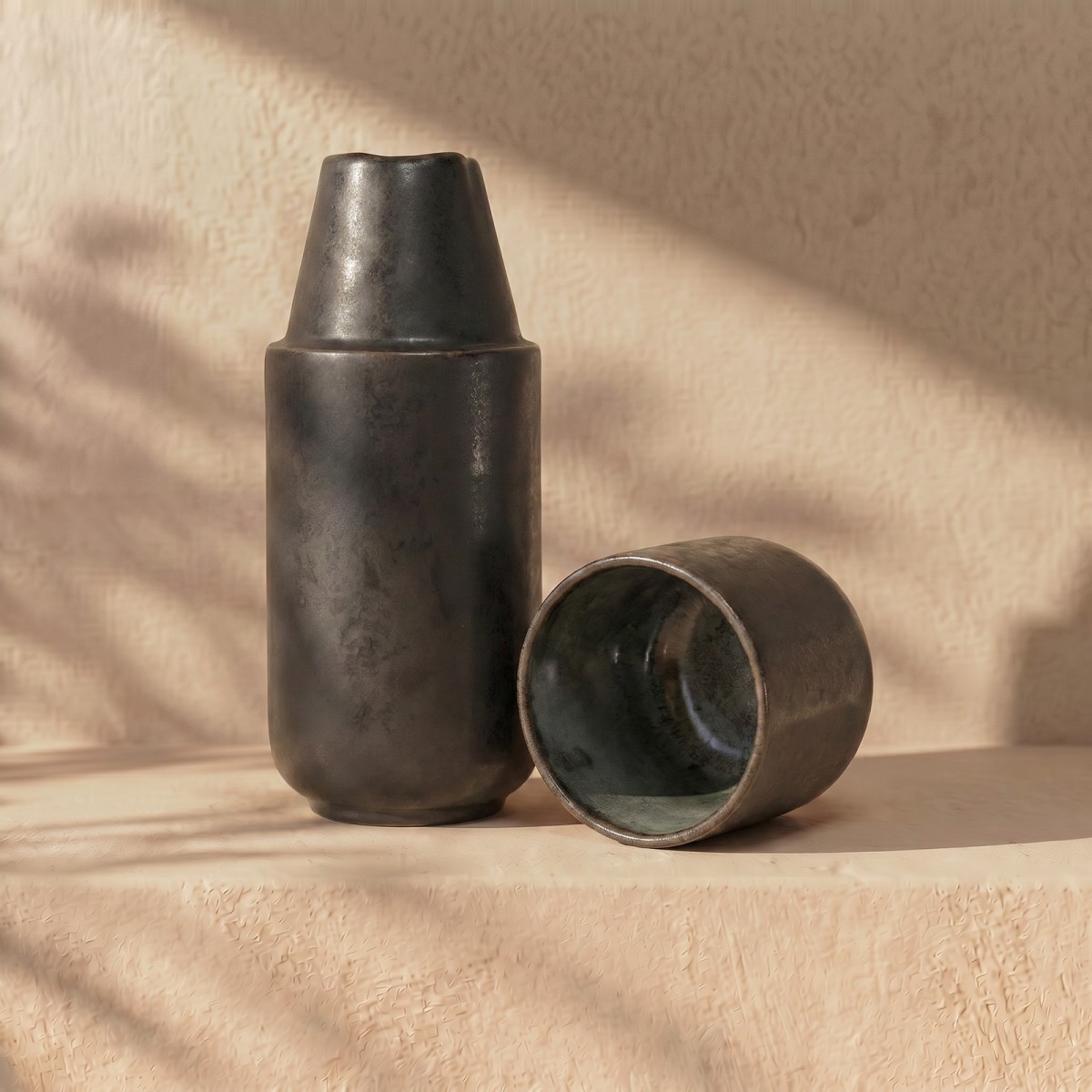 Lys Keramik Karaffe 750 ml mit Becher – handgemacht in Portugal