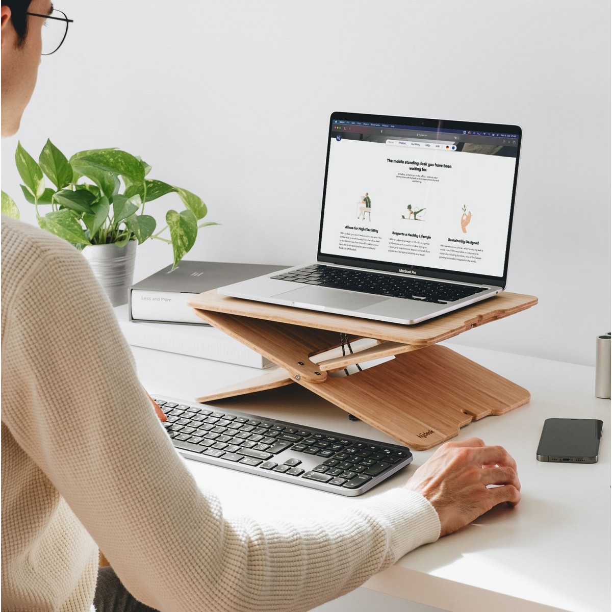 Höhenverstellbares Laptop Stehpult | klappbarer Stehtisch & minimalistischer Schreibtisch Konverter | moderner Stehpultaufsatz - hydesk (natural)