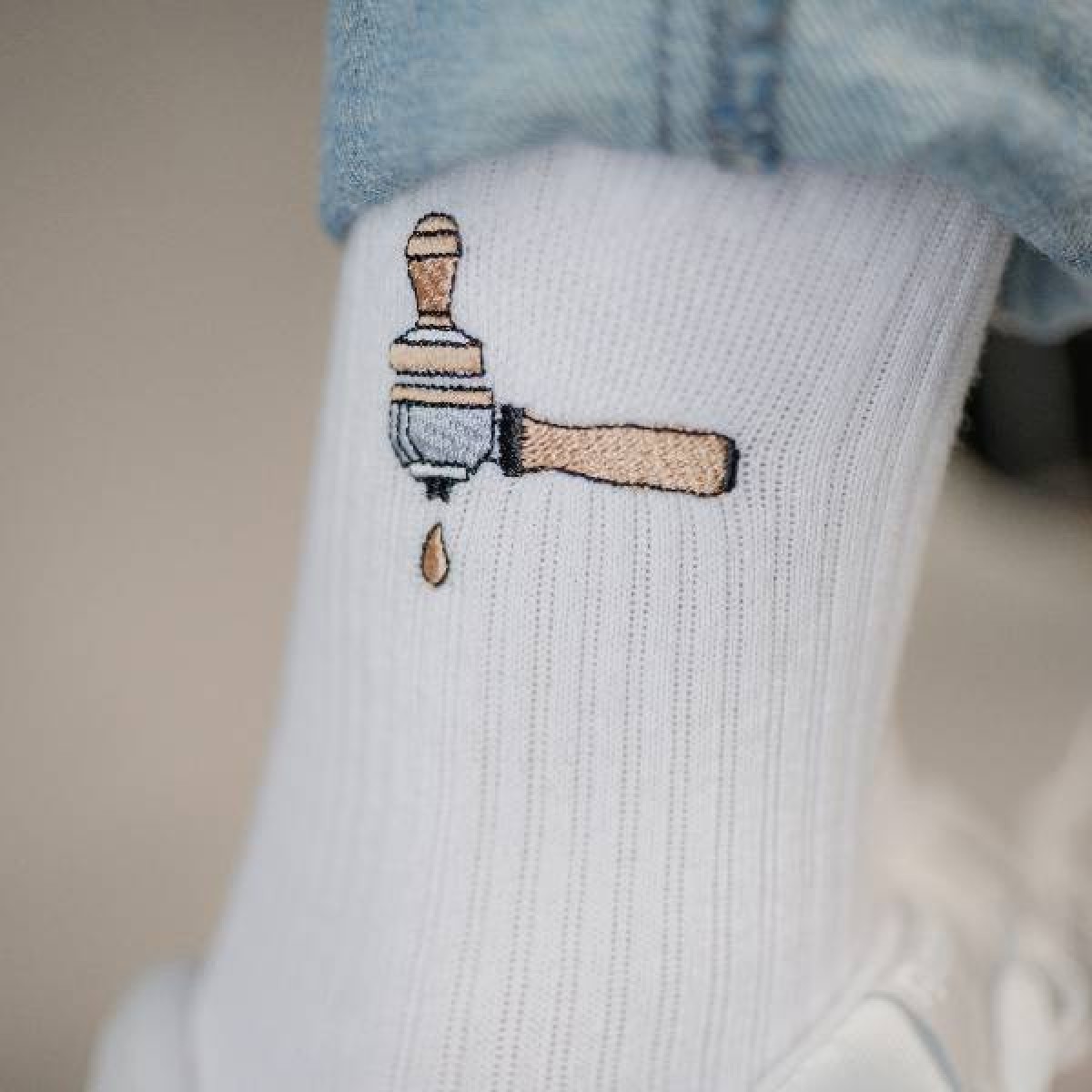 Siebträger & Tamper | Bestickte Bio Baumwoll Socken | Fashion Drinks