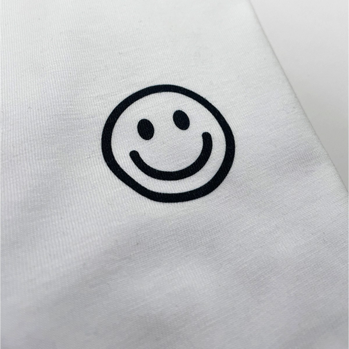 ORGANIC T-SHIRT SMILEY | UNISEX | WEISS – Studio Schön® 
