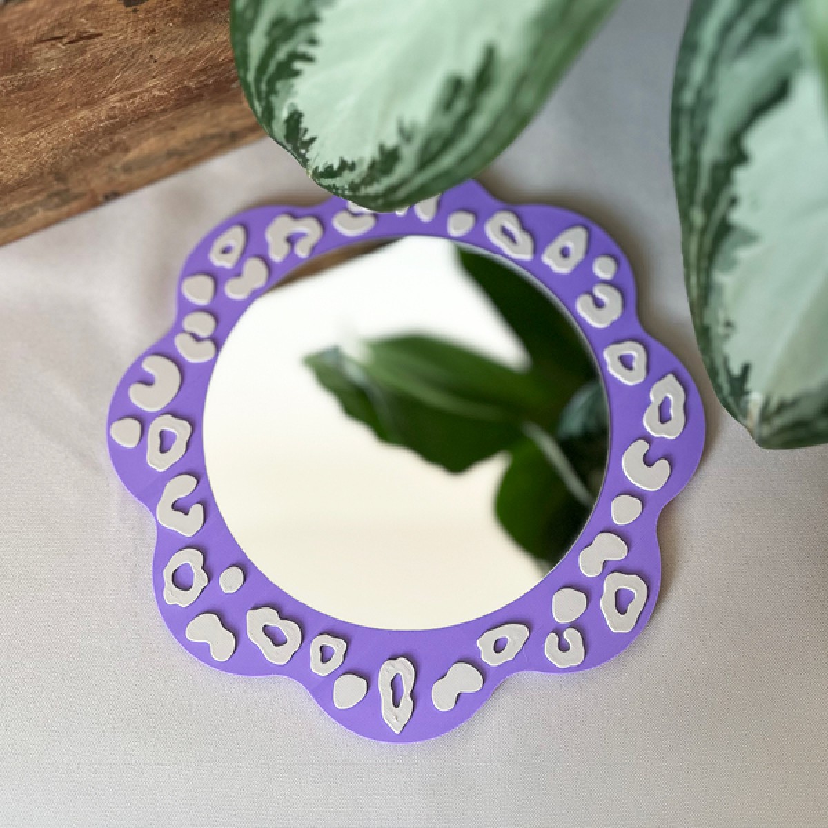 frido and me. | Acrylspiegel mit Leo-Rahmen | moderner Wandspiegel im Animal Print