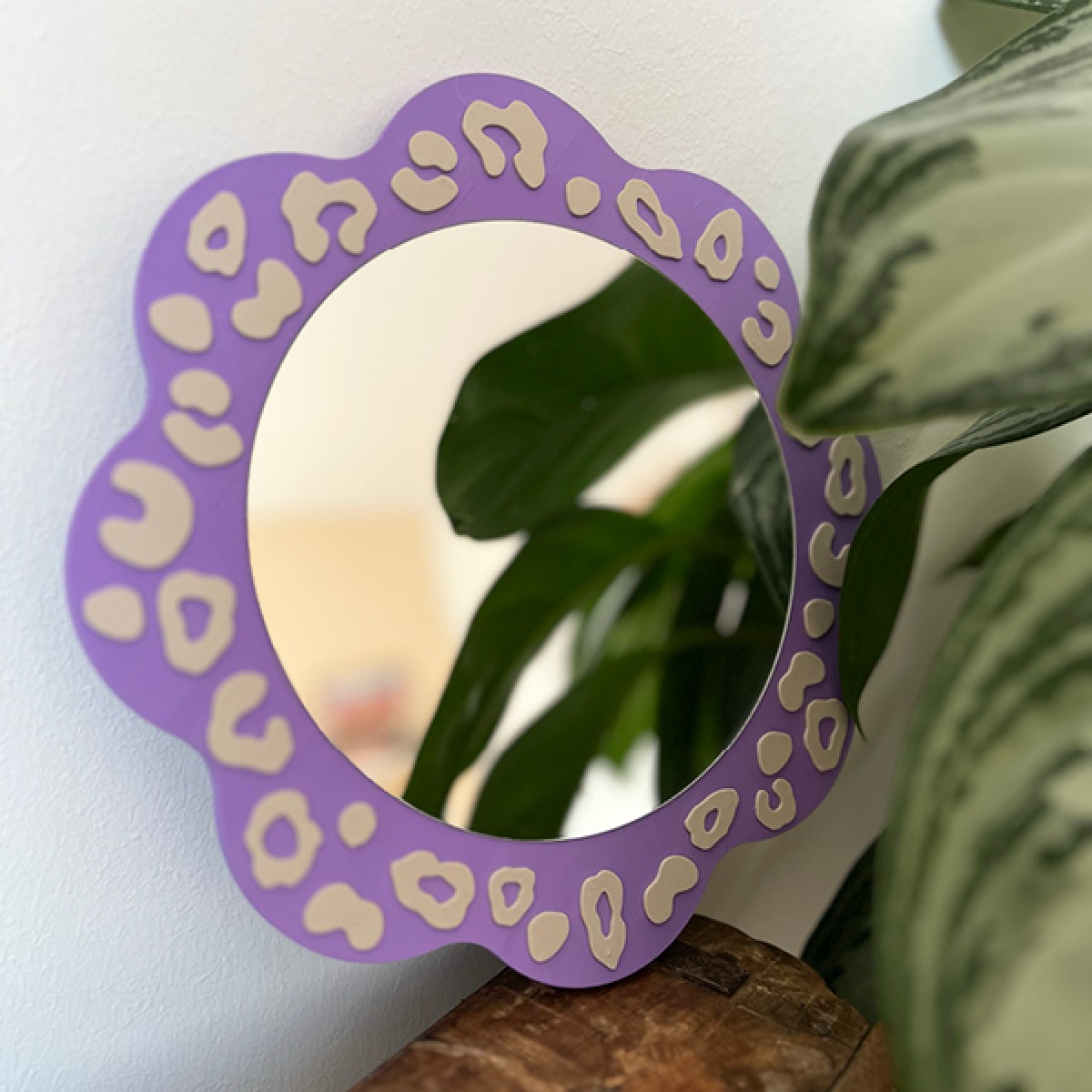 frido and me. | Acrylspiegel mit Leo-Rahmen | moderner Wandspiegel im Animal Print