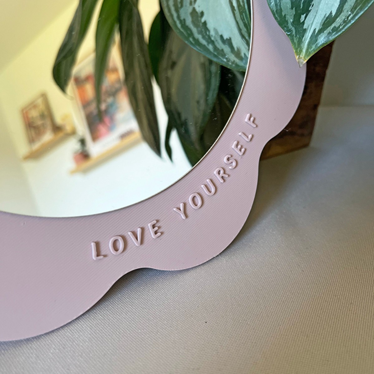 frido and me. | Acrylspiegel mit "love yourself" Schriftzug | moderner Wandspiegel