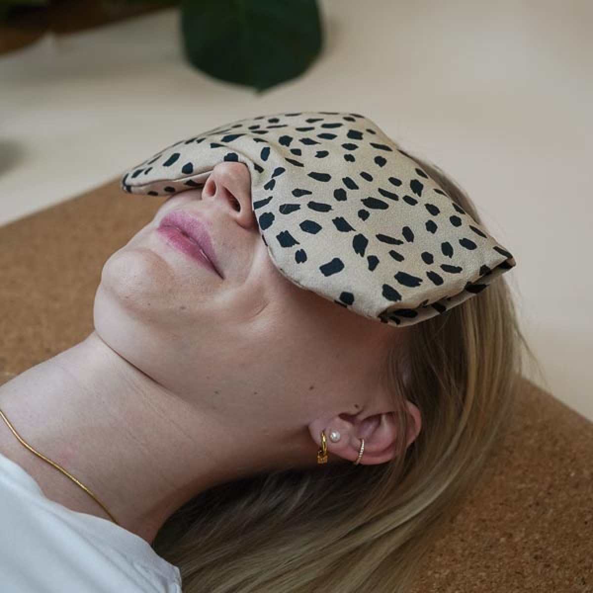 Yoga Augenkissen mit Bio-Dinkel & Bio-Lavendel, zum Erwärmen und Kühlen "Coffee" – Tochter von Walter