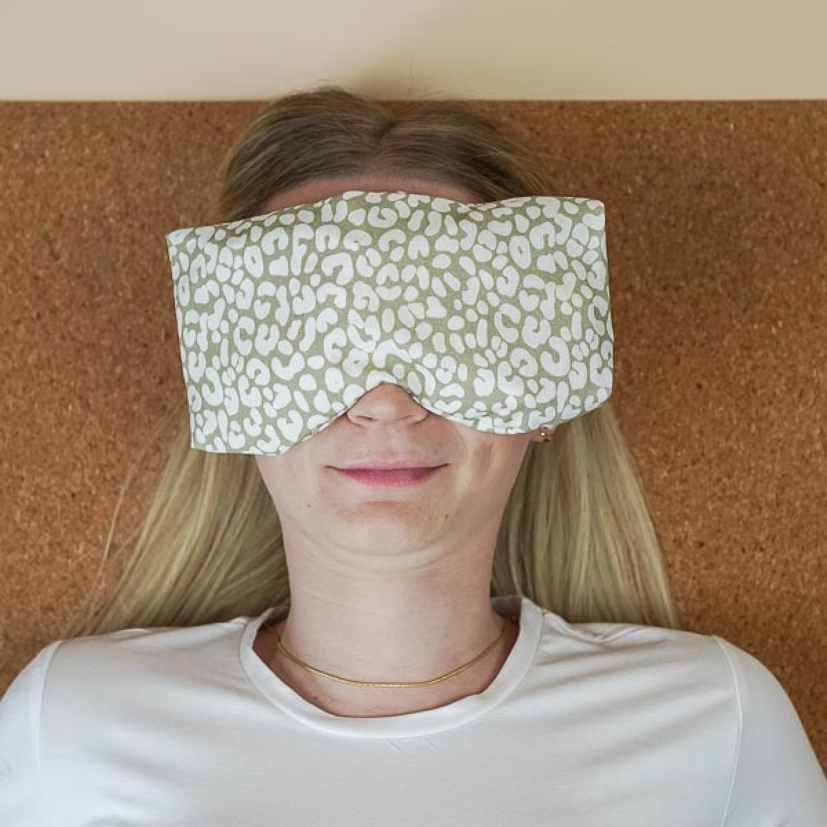 Augenkissen Yoga Bio Lavendel Dinkel „Leoprint Salbei“ – für Meditation, Entspannung & Stressabbau, waschbarer Baumwollbezug - Tochter von Walter
