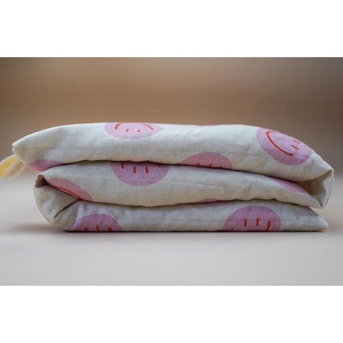 Dinkel Wärmekissen "Smiley Pink" – Körnerkissen zum Erhitzen aus Baumwolle und Bio-Dinkel - Tochter von Walter