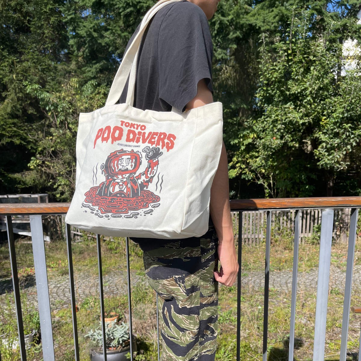 Tote Bag aus Baumwolle - Tokyo Poo Divers | Lustige Einkaufstasche mit Innentasche & Magnetverschluss | Witziges Cartoon Design