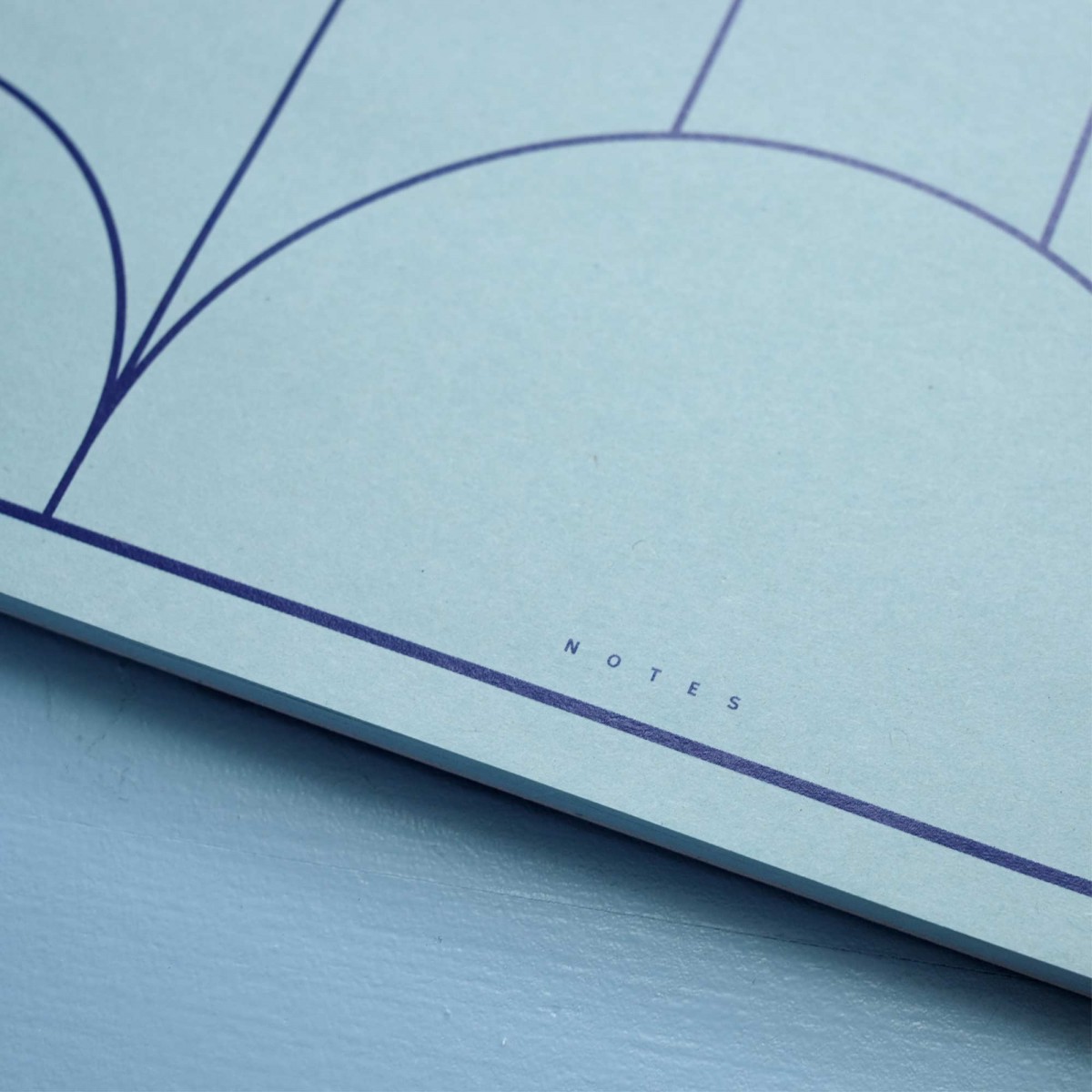 Wochenplaner (No. 24) / Grafischer Wochenplaner A4 – hellblau / frau rippe
