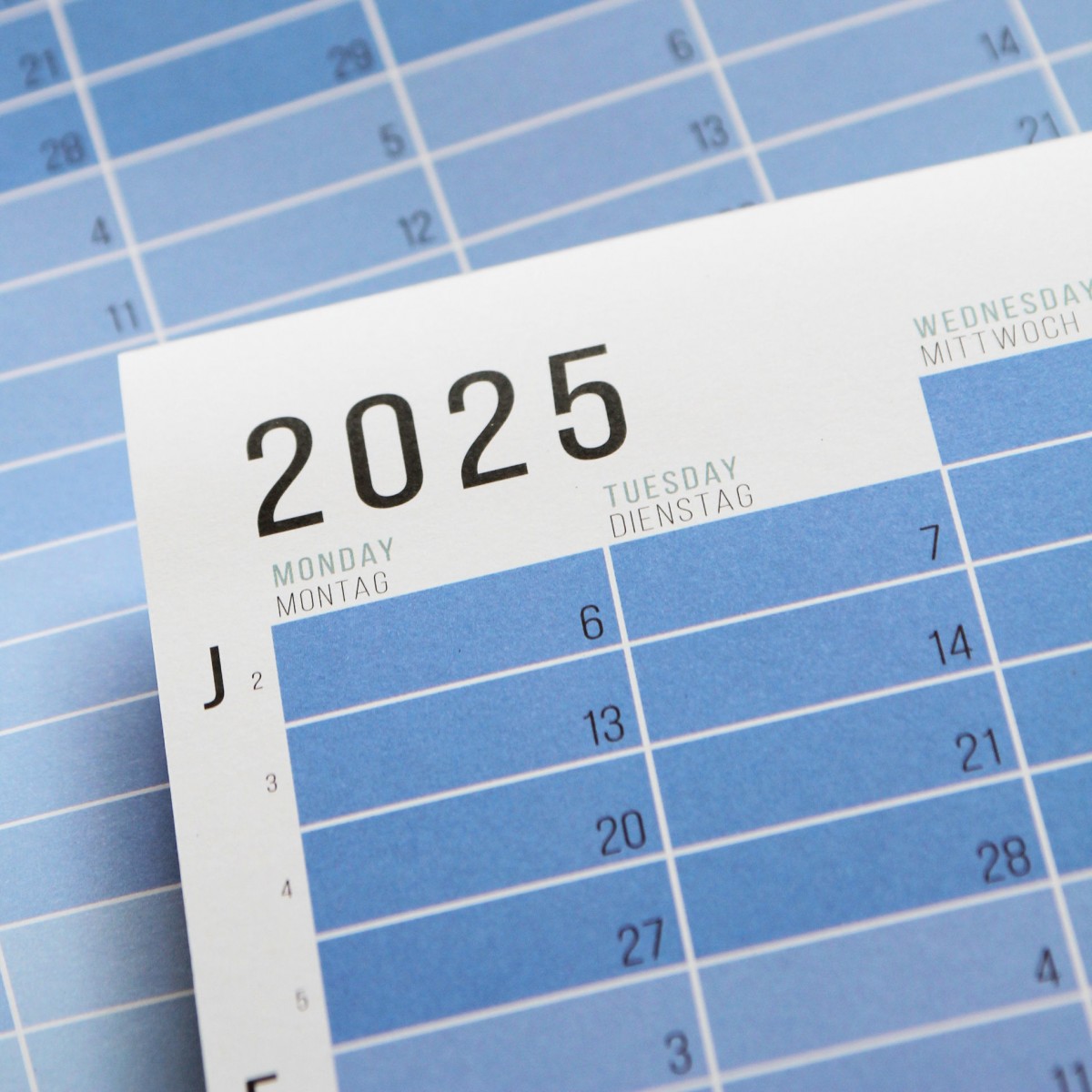 Wandkalender 2025 „Blue Hour“ Jahresplaner | Limited Edition | 100% Recyclingpapier | Deutsch-Englisch