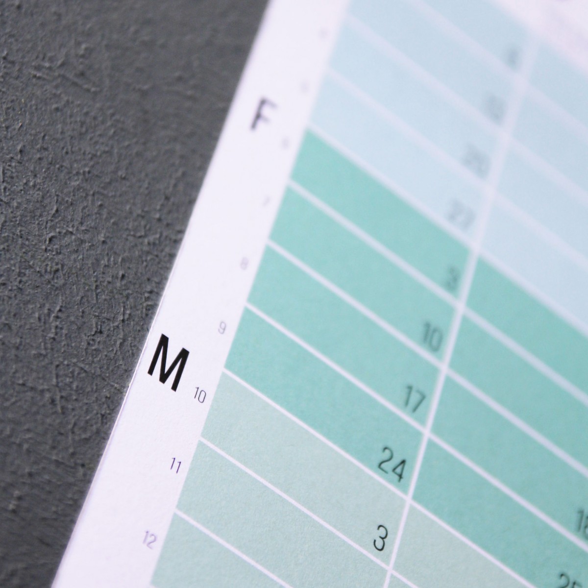 Wandkalender 2025 „Pastell-Türkis“ Jahresplaner | Limited Edition | 100% Recyclingpapier | Deutsch-Englisch
