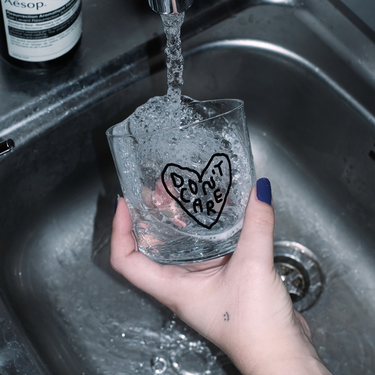 Don't Care Glas – yahya studio, johanna schwarzer