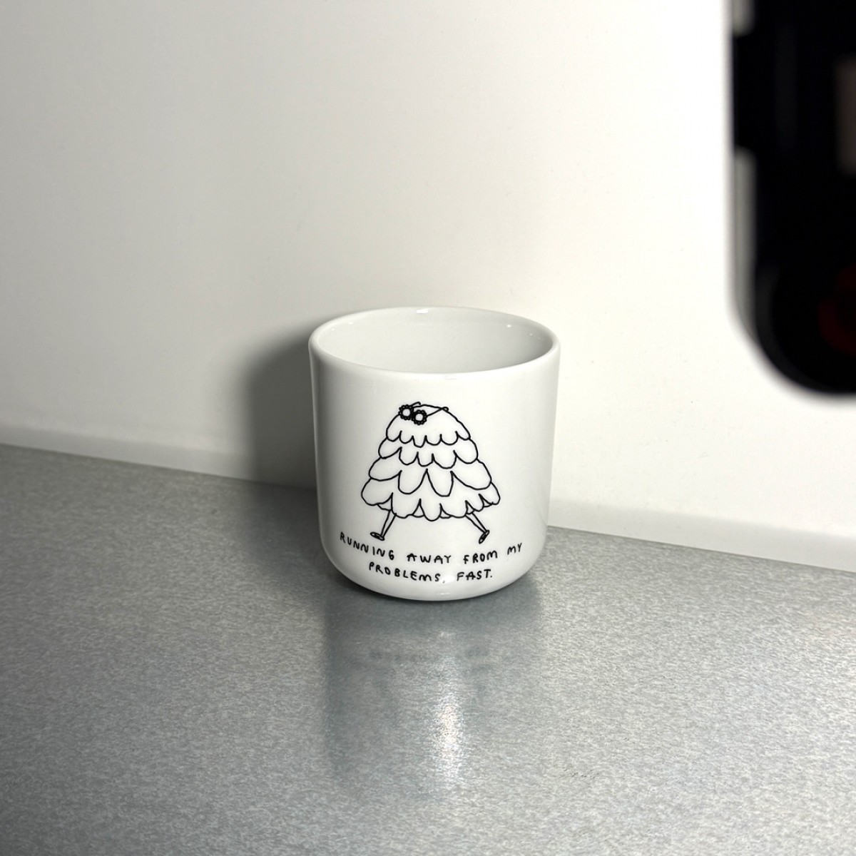 RUNNING AWAY FROM MY PROBLEMS, FAST Becher - yahya studio, johanna schwarzer