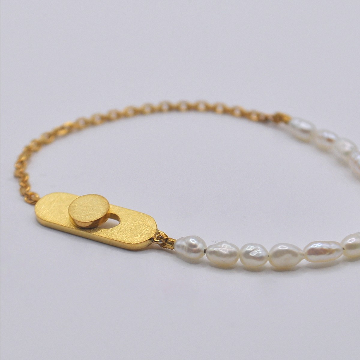 Perlenarmband "Halb-Geknöpft" aus Silber von DOPPELLUDWIG