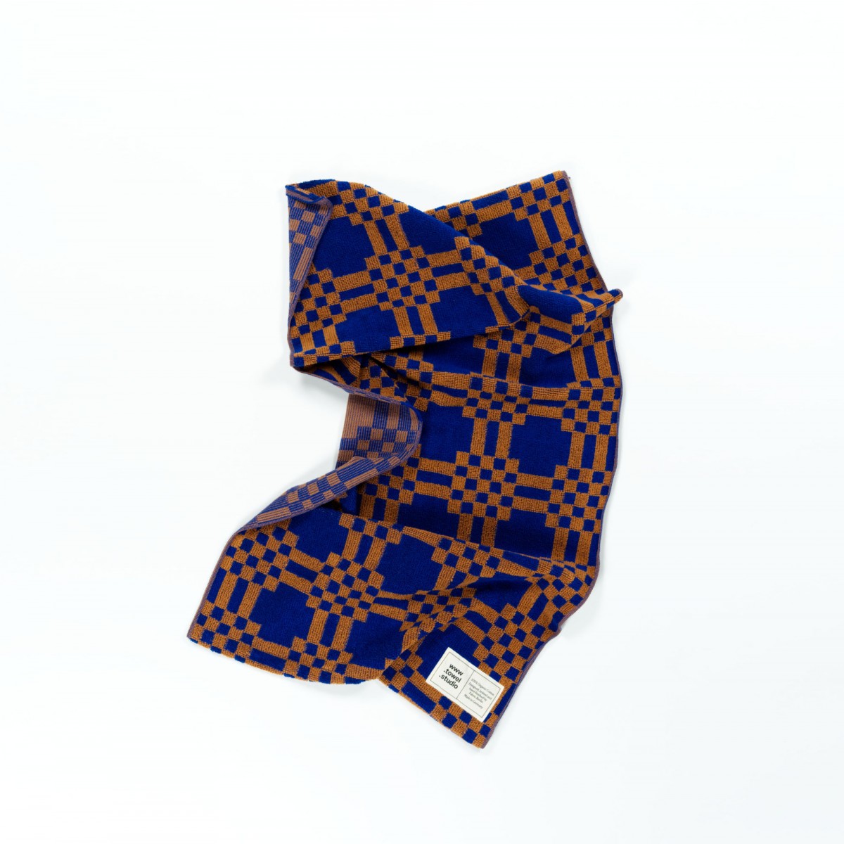 Towel.Studio | Weave Handtuch | Azure & Chestnut