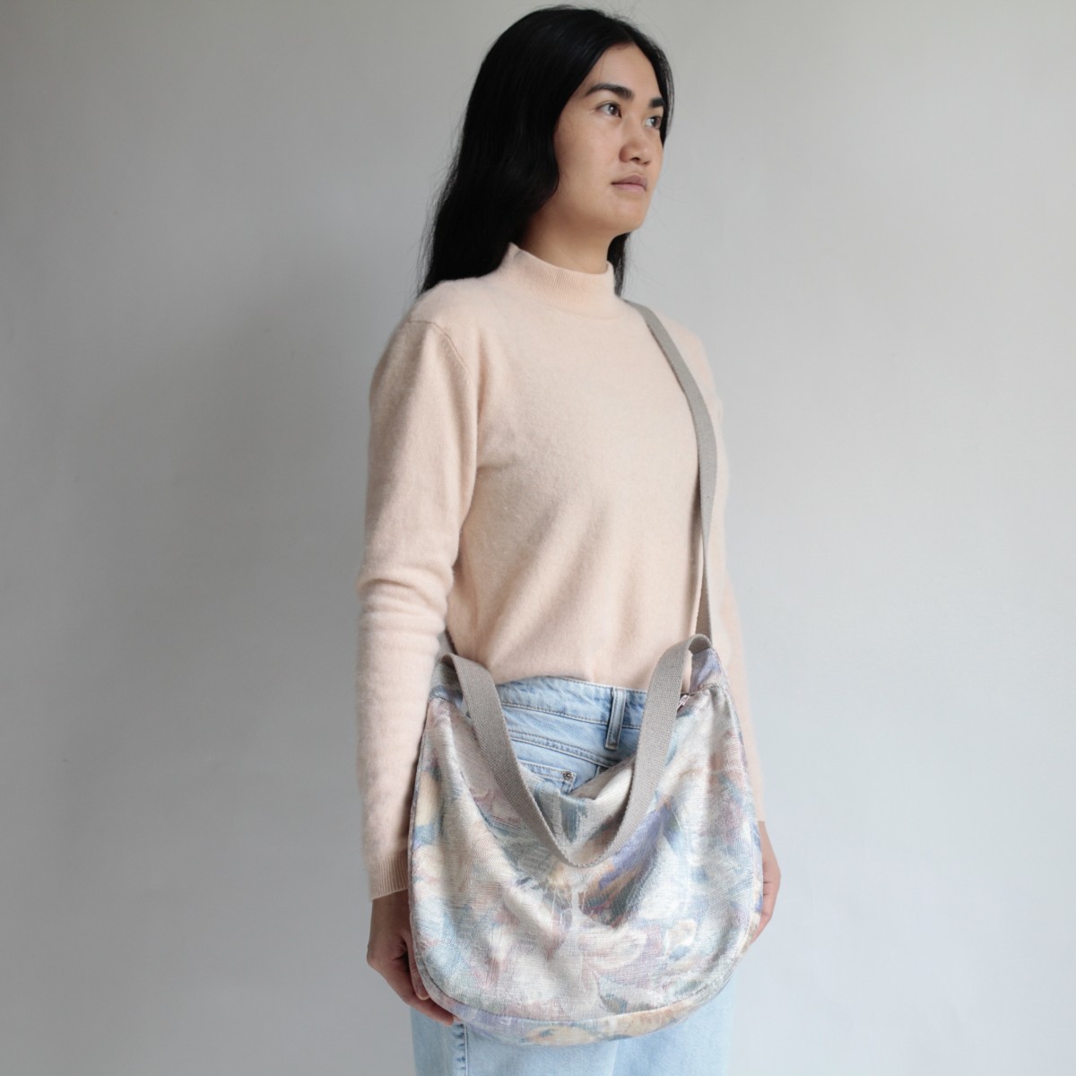 Upcycling Schultertasche POUCH 90er Vorhang