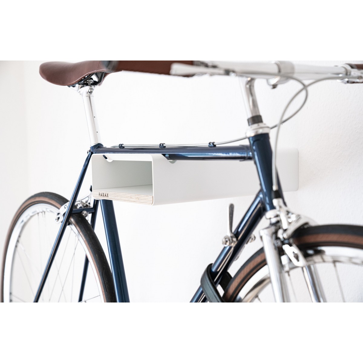 Design Fahrrad-Wandhalterung | PARAX® S-RACK | Weiß mit Holz Weiß | für Rennrad, Hardtail & Cityrad 