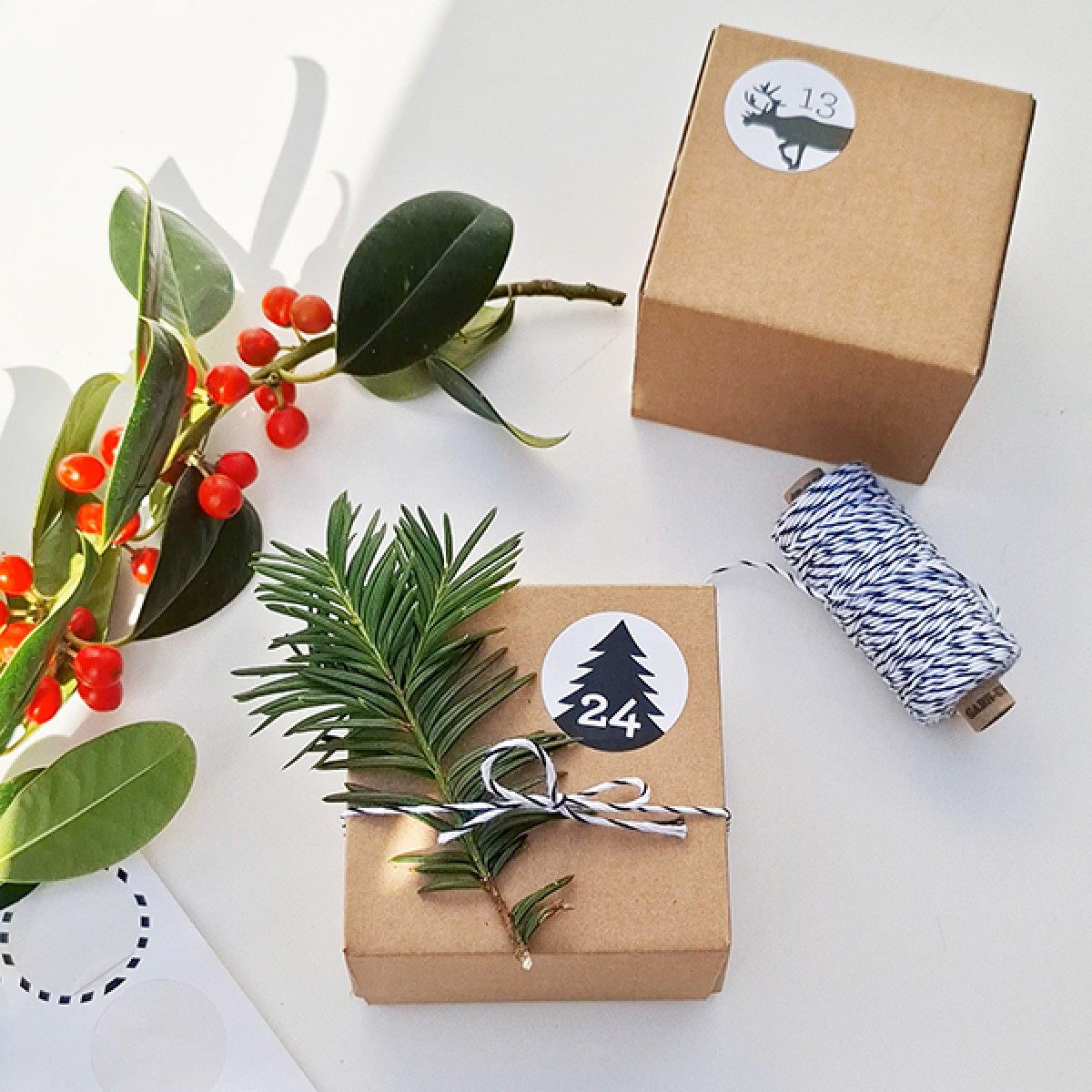 Bow & Hummingbird Adventskalender Set mit Boxen "Schwarz/Weiß"