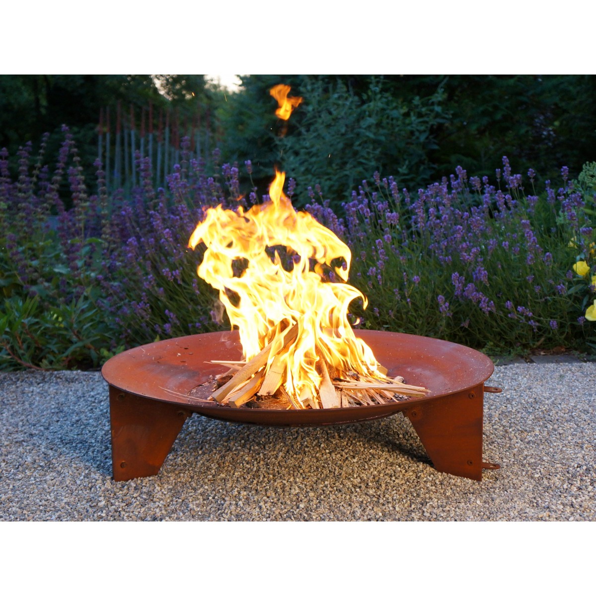 Keilbach Feuerschale aura, 80 cm Durchmesser, 3mm dickem wetterfestem Stahl, kein Verzug, fertig montiert, einzigartige Rostoptik