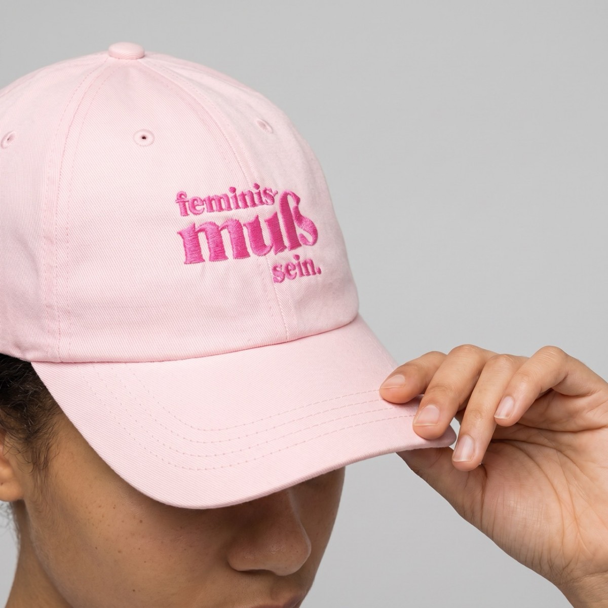 Pink Cap Feminis-muß Sein – Brunhilda