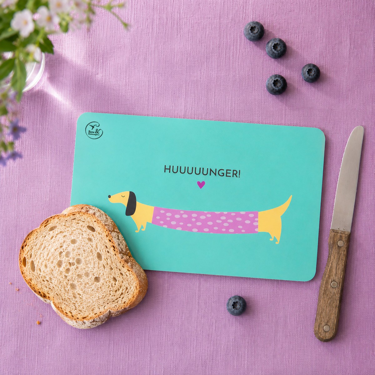 Bow & Hummingbird Frühstücksbrettchen Melamin Hund „Huuuuunger!“ mit Dackel 23,5 × 14,5 cm