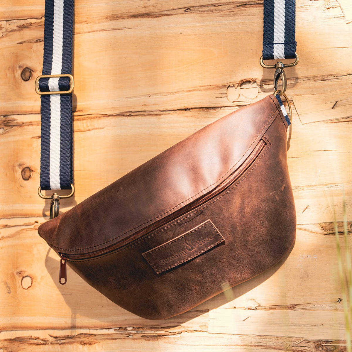 Crossbody Slingbag - chocolate/serenity (Leder) - Burning Love
